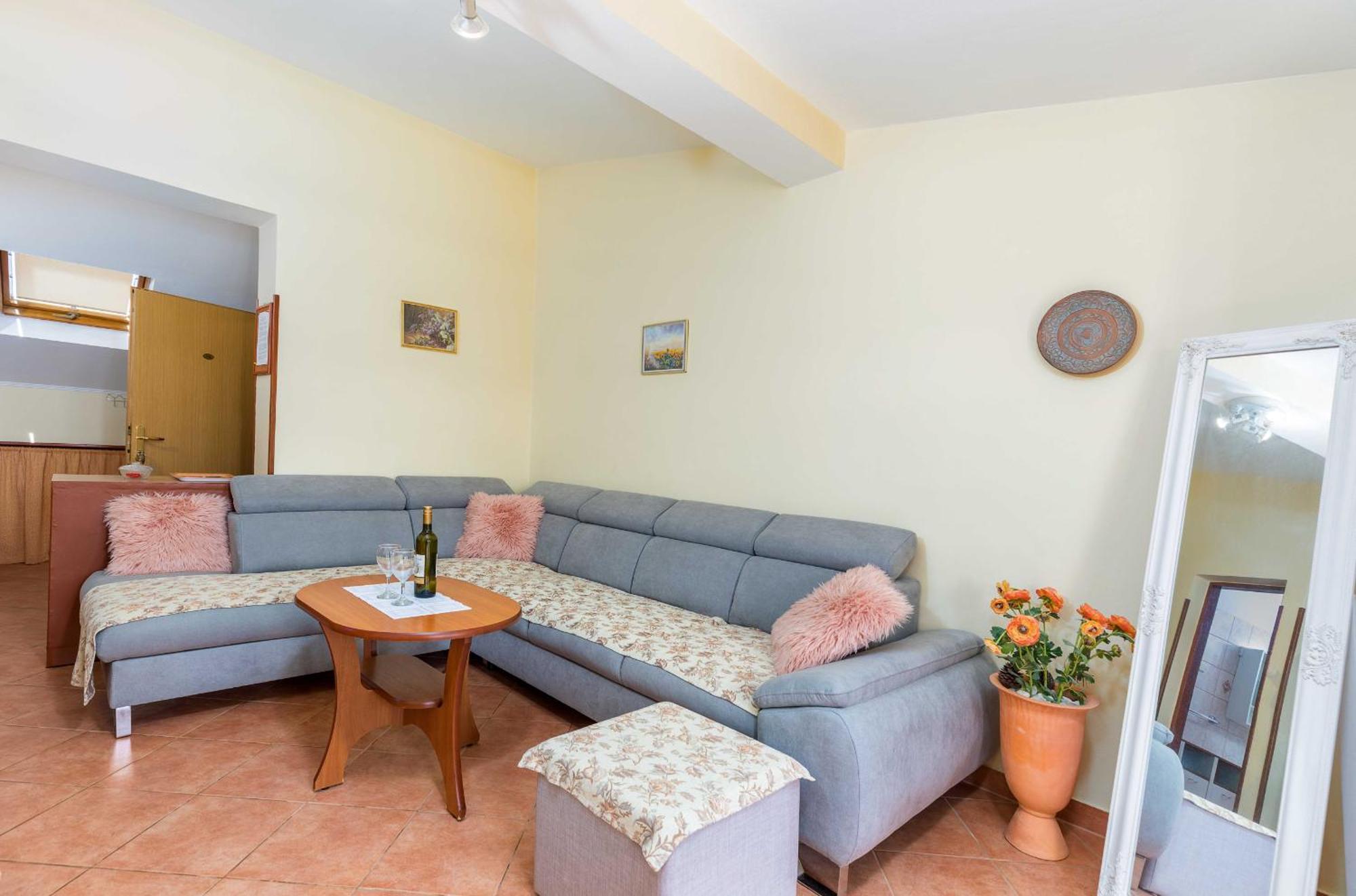 Villa Nada In Fazana - Near The Beach 外观 照片