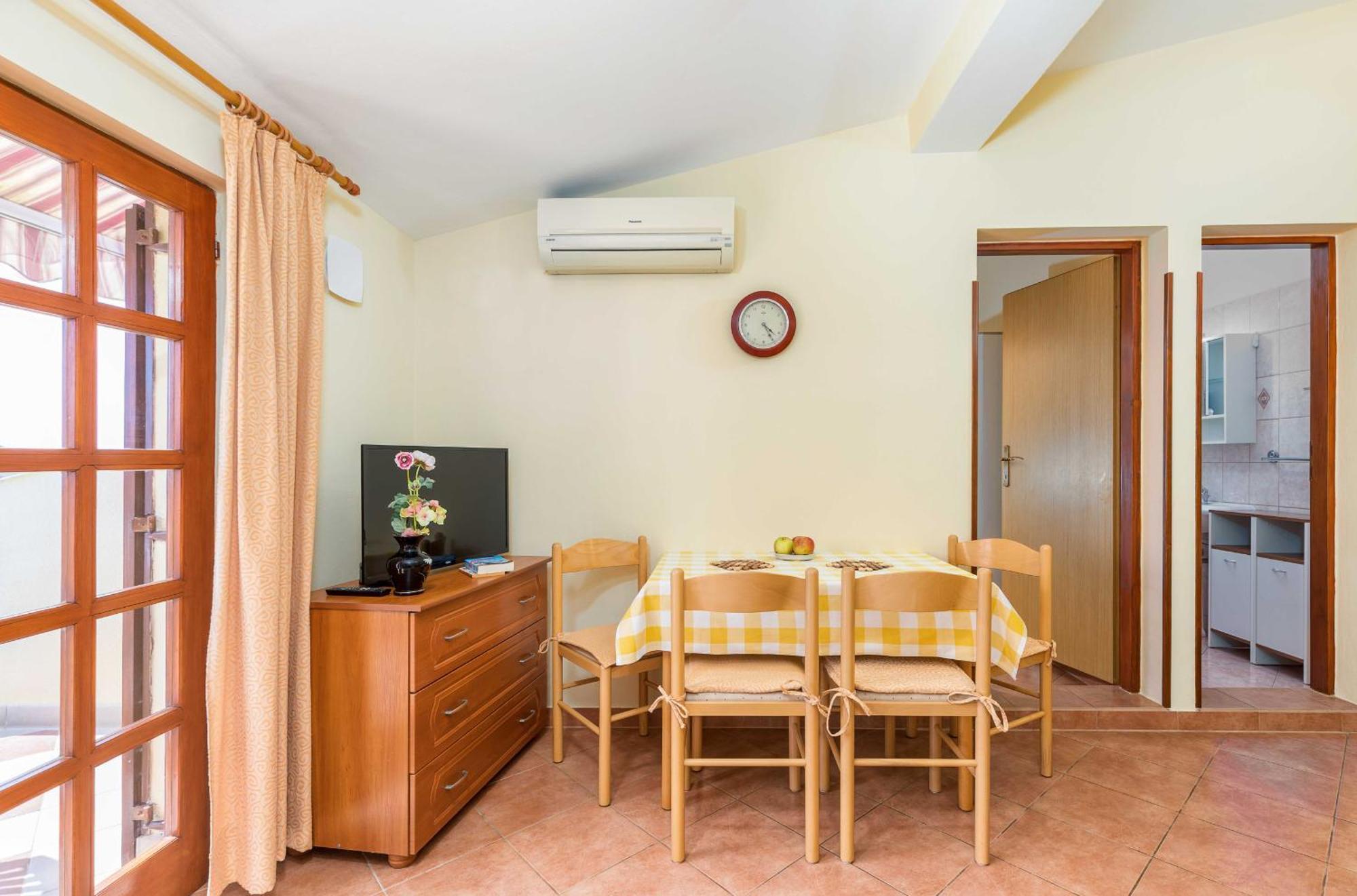 Villa Nada In Fazana - Near The Beach 外观 照片